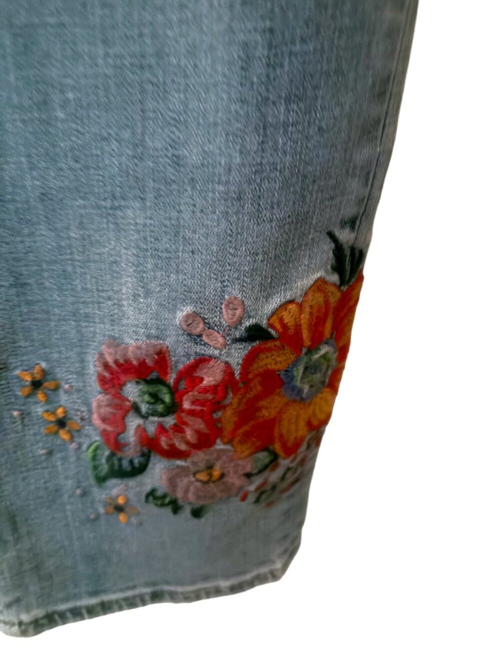 Chico's Embroidered Cropped Jeans Women’s Floral Denim Ankle Pants BOHO - Picture 3 of 8